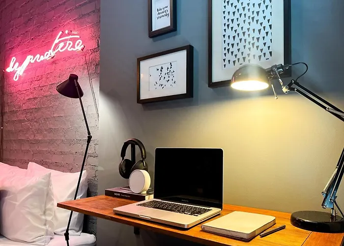 Near Bts L Workspace And Kitchen - Pool And Gym L Sontana Apartment