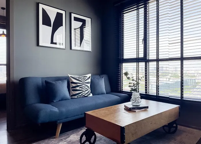 Near Bts L Workspace And Kitchen - Pool And Gym L Sontana Bangkok
