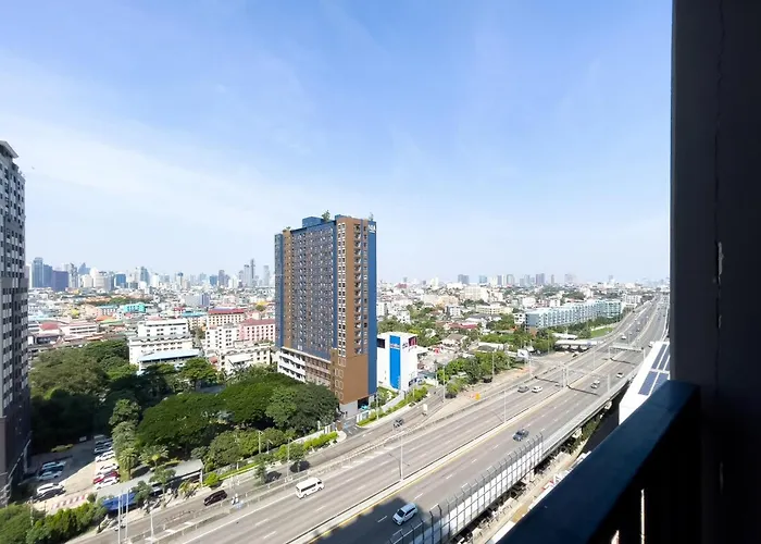 Near Bts L Workspace And Kitchen - Pool And Gym L Sontana Apartment *
