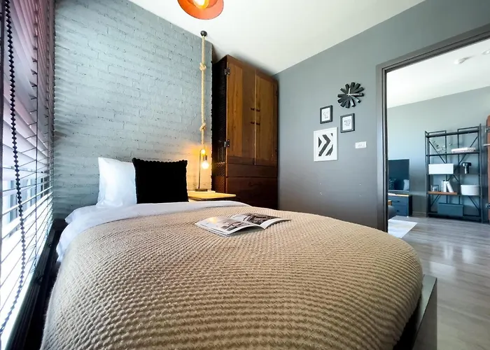 Apartment Near Bts L Workspace And Kitchen - Pool And Gym L Sontana