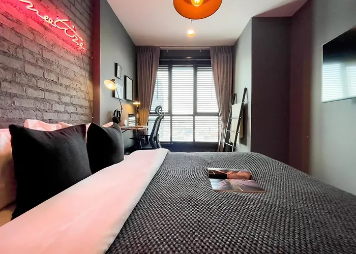 Apartment Near Bts L Workspace And Kitchen - Pool And Gym L Sontana *