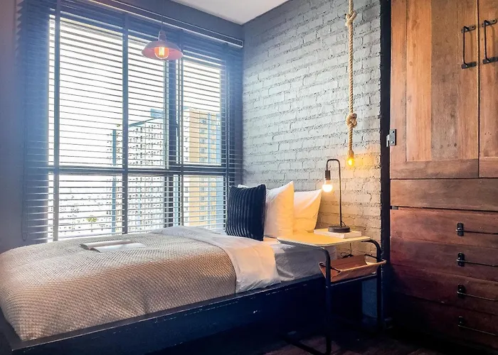 Near Bts L Workspace And Kitchen - Pool And Gym L Sontana * Bangkok