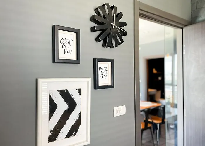 Near Bts L Workspace And Kitchen - Pool And Gym L Sontana * Bangkok